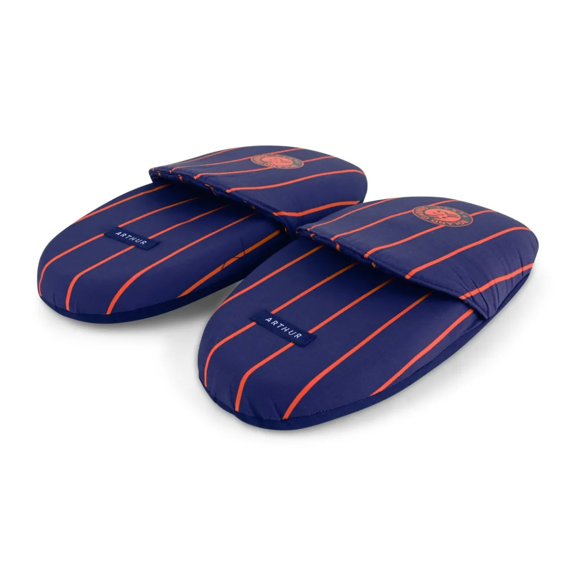chaussons_arthur_x_rolandgarros__marine_et_terre_battue_2.webp Roland-Garros Chaussures & Chaussettes | Chaussures & Chaussettes-Chaussons Arthur x - marine et terre battue