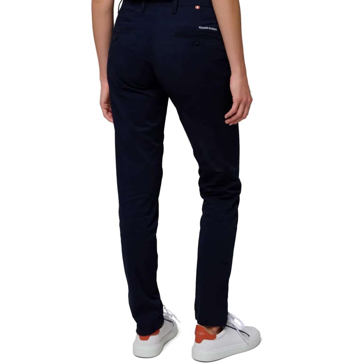 pantalon_chino_hritage_femme_rolandgarros__marine_2.webp Roland-Garros Jupes, Robes & Pantalons-Pantalon Chino Héritage Femme - Marine