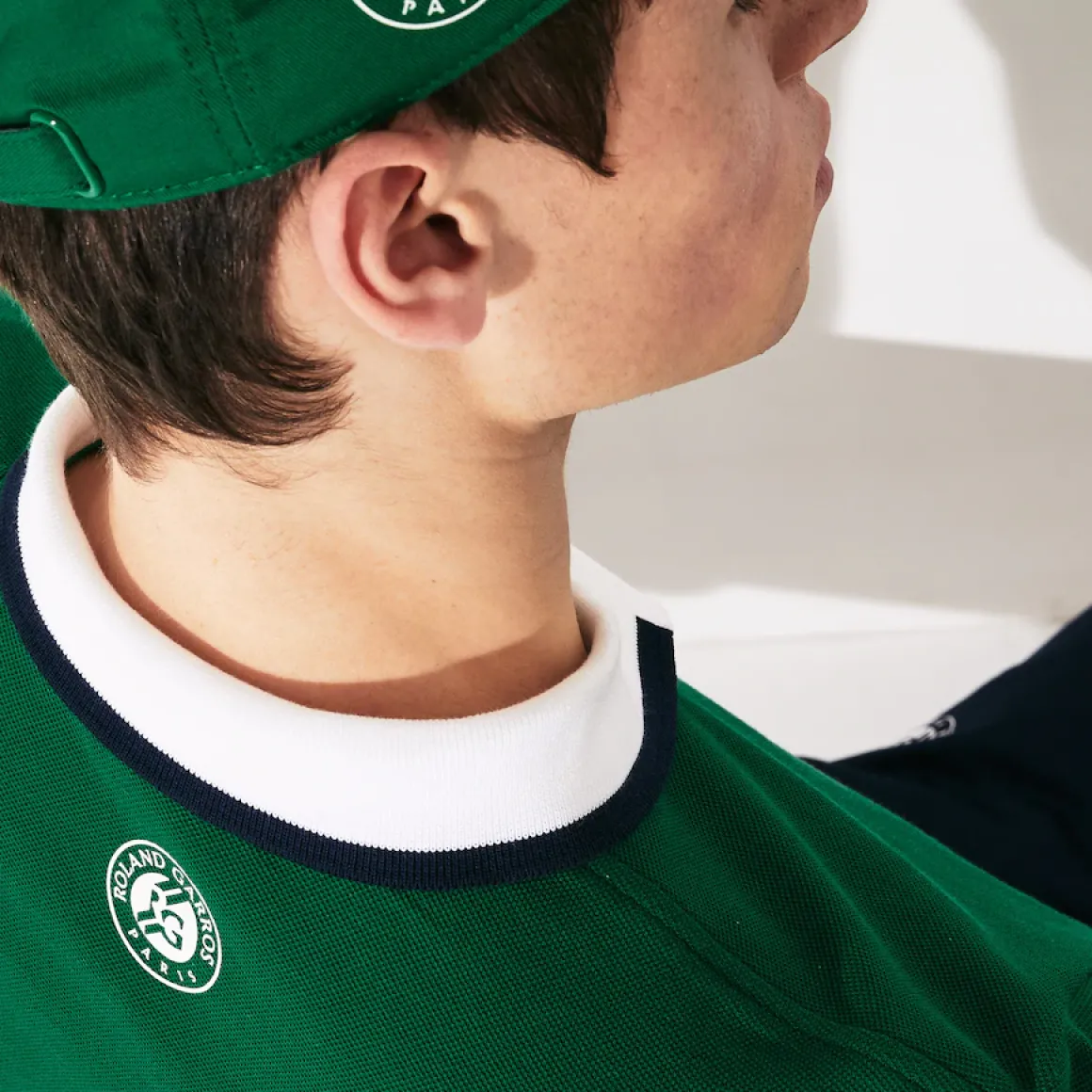 polo_lacoste_x_rolandgarros_en_coton__motif_vgtal_vert_2.webp Roland-Garros Polos-Polo Lacoste x en coton à motif végétal- Vert