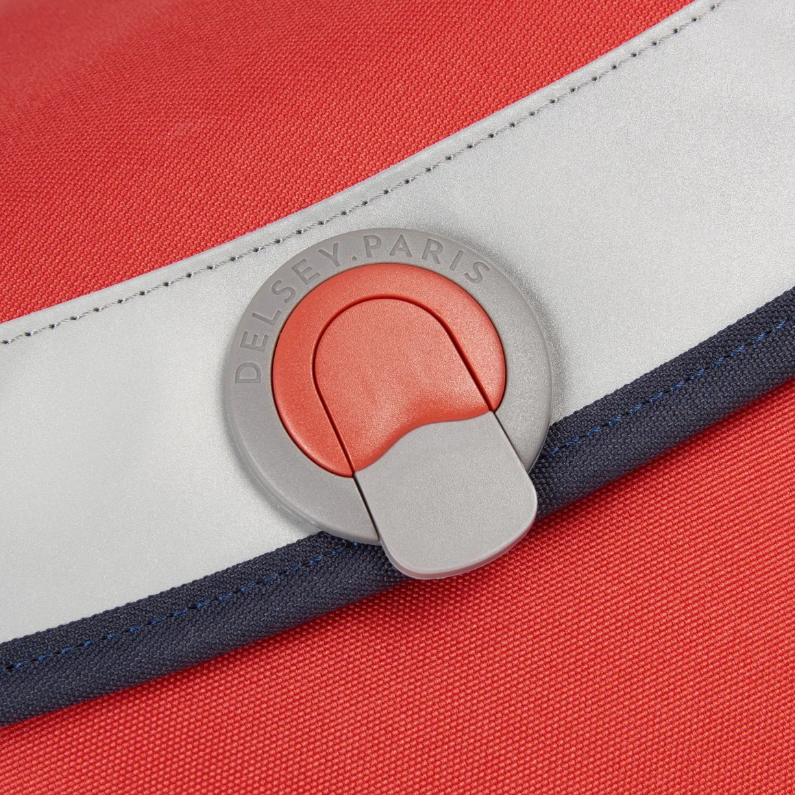 sac__dos_scolaire_delsey_x_rolandgarros__marine_et_terrebattue_7.webp Roland-Garros Bagageries | Accessoires-Sac à dos scolaire Delsey x - Marine et terre-battue