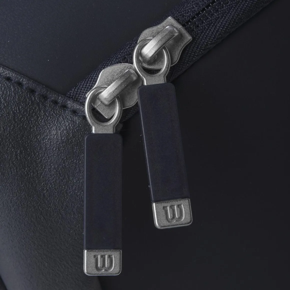 sac_raquettes_tour__session_de_soire_wilson_x_rolandgarros__marine_4.webp Roland-Garros Sac De Tennis | Sac De Tennis-Sac Raquettes Tour 15 Session de Soirée Wilson x - Marine