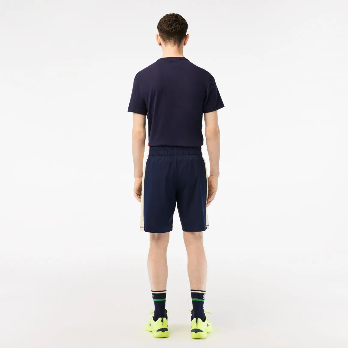 short_homme_ramasseur_de_balles_lacoste_pour_roland_garros__marine_beige_3.webp Roland-Garros Tenues De Ramasseurs De Balles | Tenues De Tennis Hommes-Short Homme Ramasseur de balles Lacoste pour Roland Garros - Marine Beige