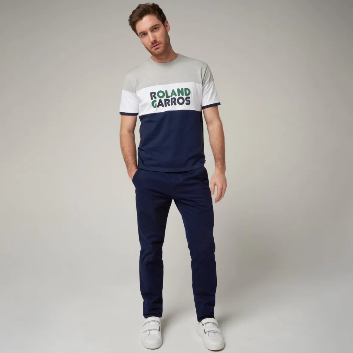 tshirt_col_rond_color_block_homme_rolandgarros__gris_et_marine_2.webp Roland-Garros T-shirts-T-shirt col rond Color Block homme - gris et marine