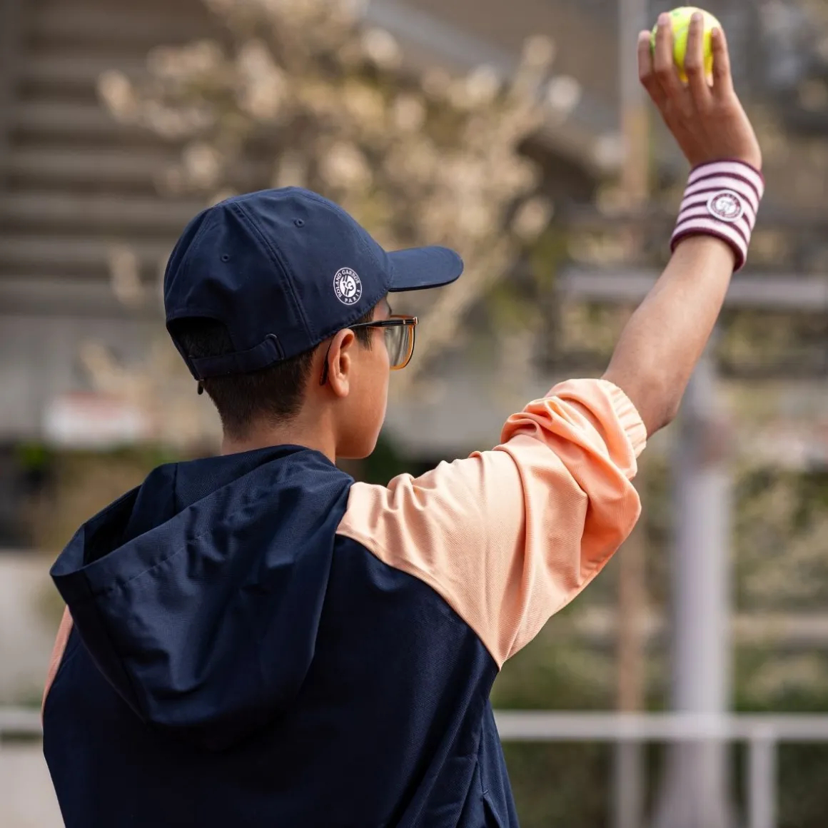 veste_enfant_sport_dition_roland_garros_2.webp Roland-Garros Hauts | Hauts-Veste Enfant Sport édition Roland Garros